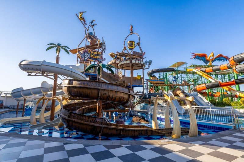 Crystal Admiral Resort Suites and Spa Side