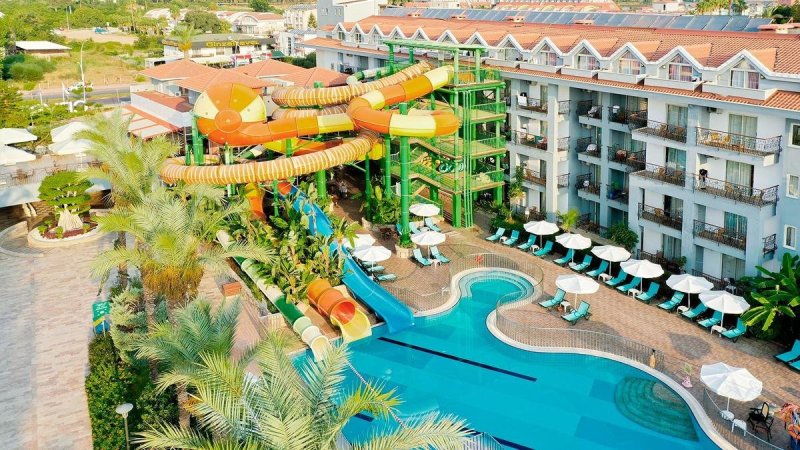 Crystal Aura Beach Resort and Spa Kemer