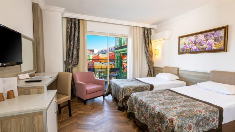 Kemer utazás Crystal Aura Beach Resort and Spa