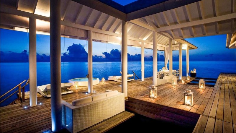 Maldív-szigetek utazás Diamonds Athuruga Island Resort