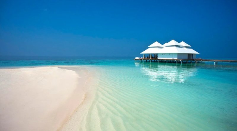Maldív-szigetek utazás Diamonds Athuruga Island Resort