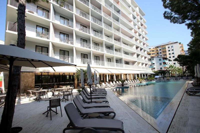Durres utazás Durres Bay Hotel