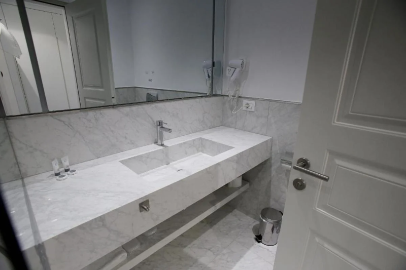 Durres utazás Durres Bay Hotel