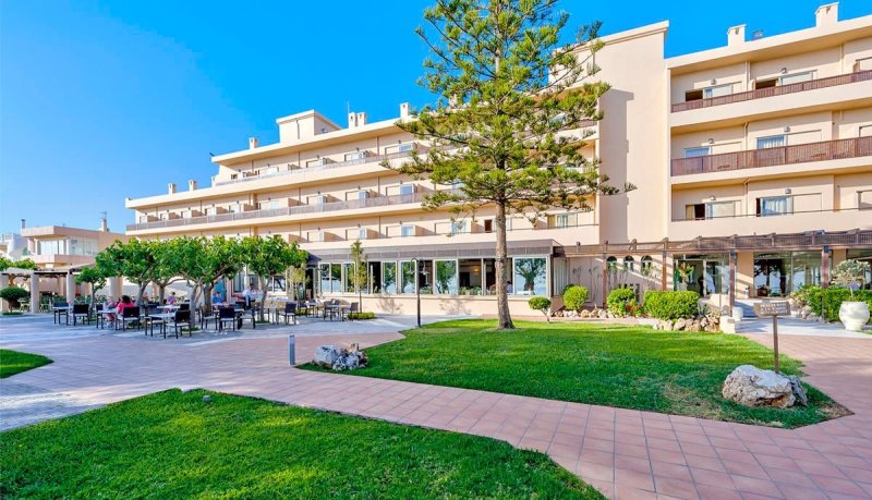 Kréta Agia Marina utazás Giannoulis Santa Marina Beach Resort