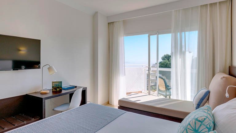 Mallorca utazás Hotel Aluasun Torrenova