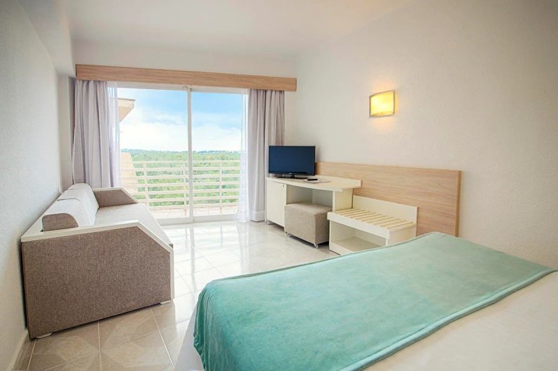 Mallorca El Arenal utazás Hotel Azuline Bahamas