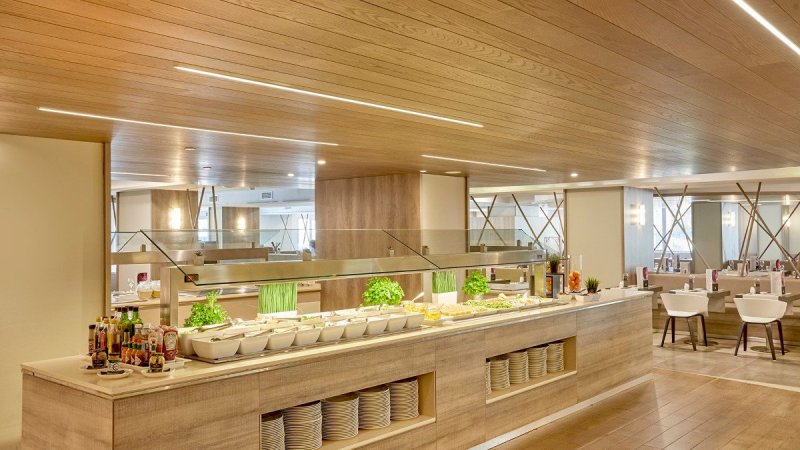 Mallorca Can Picafort utazás Hotel BG Tonga Design & Suites Tower