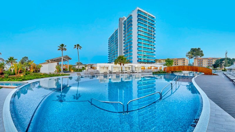 Mallorca Can Picafort utazás Hotel BG Tonga Design & Suites Tower