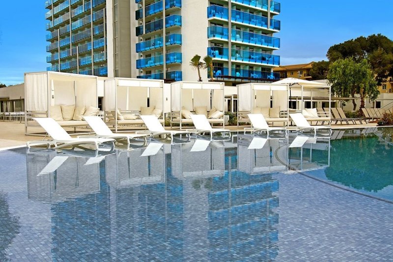 Mallorca Can Picafort utazás Hotel BG Tonga Design & Suites Tower