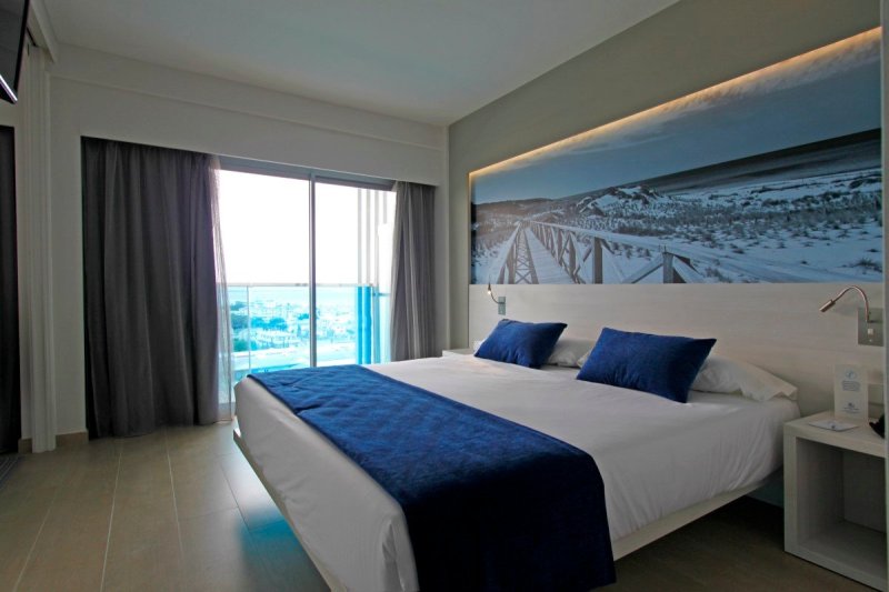 Mallorca Can Picafort utazás Hotel BG Tonga Design & Suites Tower