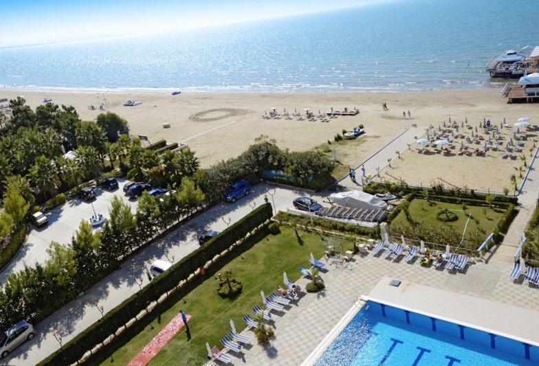 Durres utazás Hotel Bleart