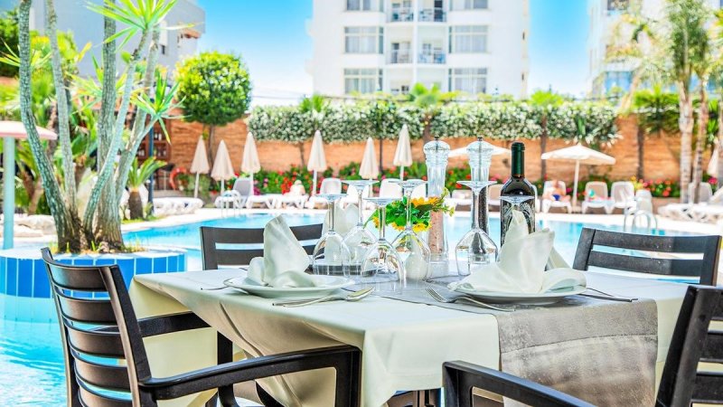 Hotel Dyrrah Albánia
