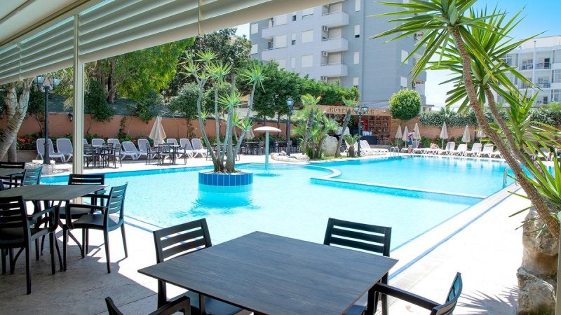 Hotel Dyrrah Albánia