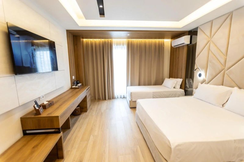 Durres Golem utazás Hotel Fafa Aqua Palace