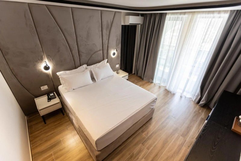 Durres Golem utazás Hotel Fafa Aqua Palace