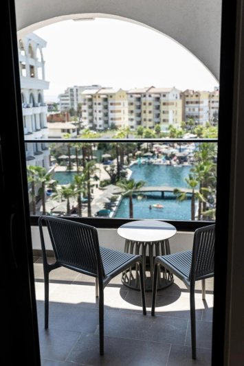 Durres Golem utazás Hotel Fafa Aqua Palace