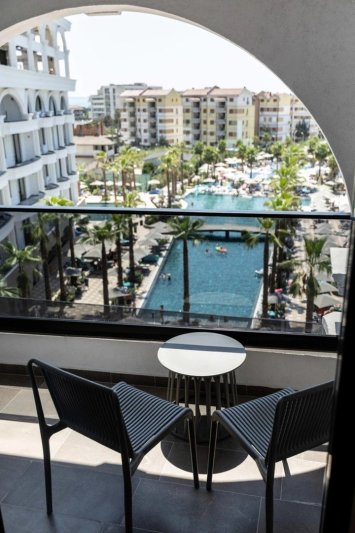 Durres Golem utazás Hotel Fafa Aqua Palace