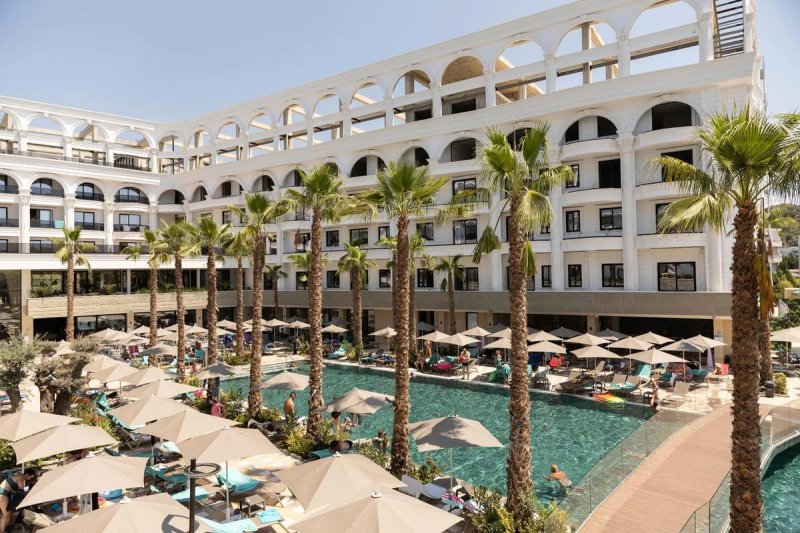 Durres Golem utazás Hotel Fafa Aqua Palace