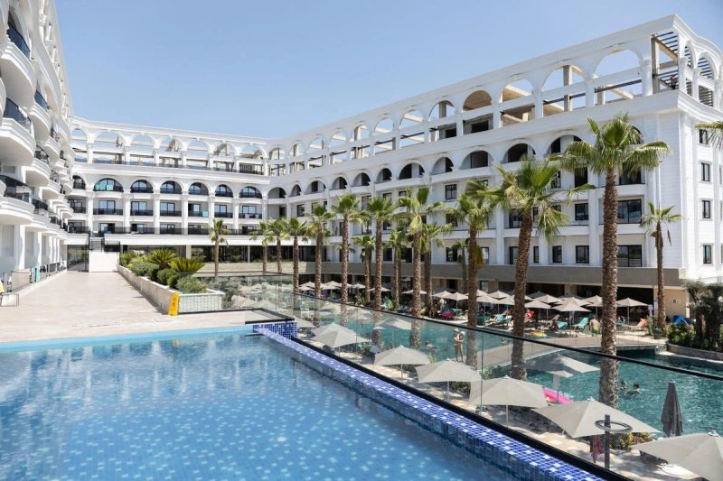 Durres Golem utazás Hotel Fafa Aqua Palace