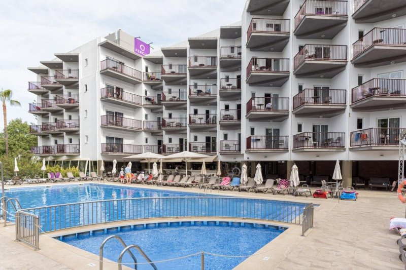 Mallorca Palma Nova utazás Hotel Fergus Bermudas