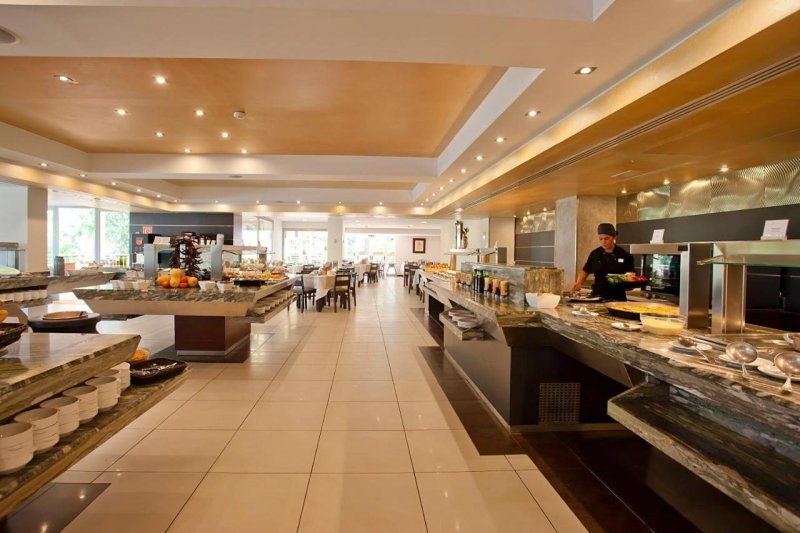 Mallorca Palma Nova utazás Hotel Fergus Bermudas