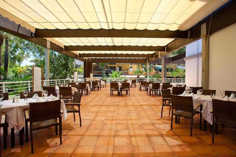 Mallorca Palma Nova utazás Hotel Fergus Bermudas