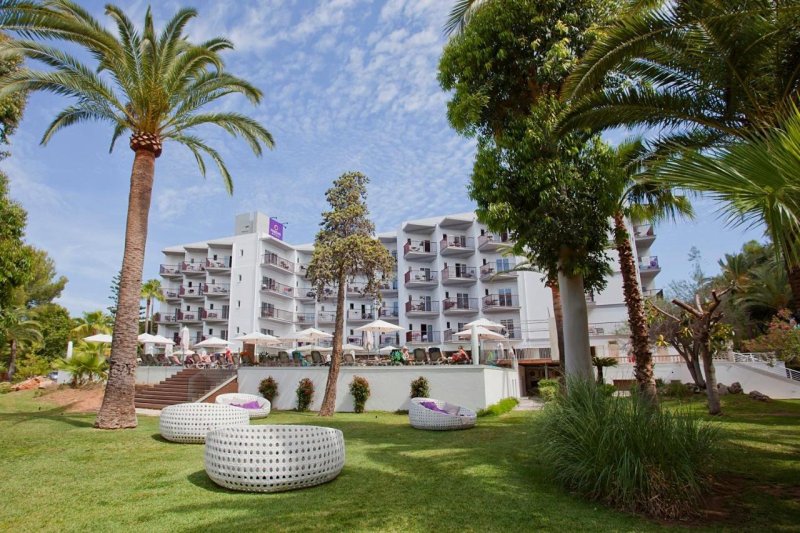 Mallorca Palma Nova utazás Hotel Fergus Bermudas