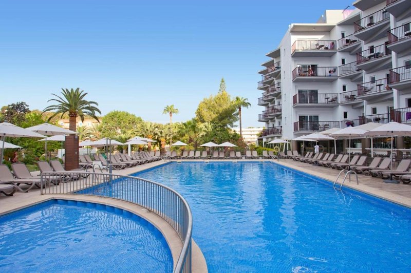 Mallorca Palma Nova utazás Hotel Fergus Bermudas