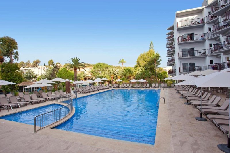 Mallorca Palma Nova utazás Hotel Fergus Bermudas