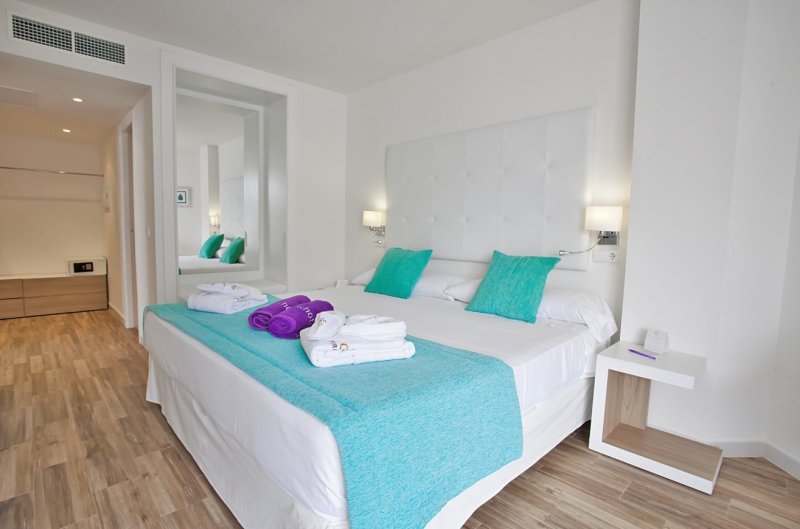 Mallorca Santa Ponça utazás Hotel Fergus Style Cala Blanca Suites