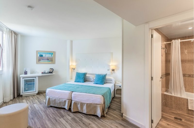 Mallorca Santa Ponça utazás Hotel Fergus Style Cala Blanca Suites