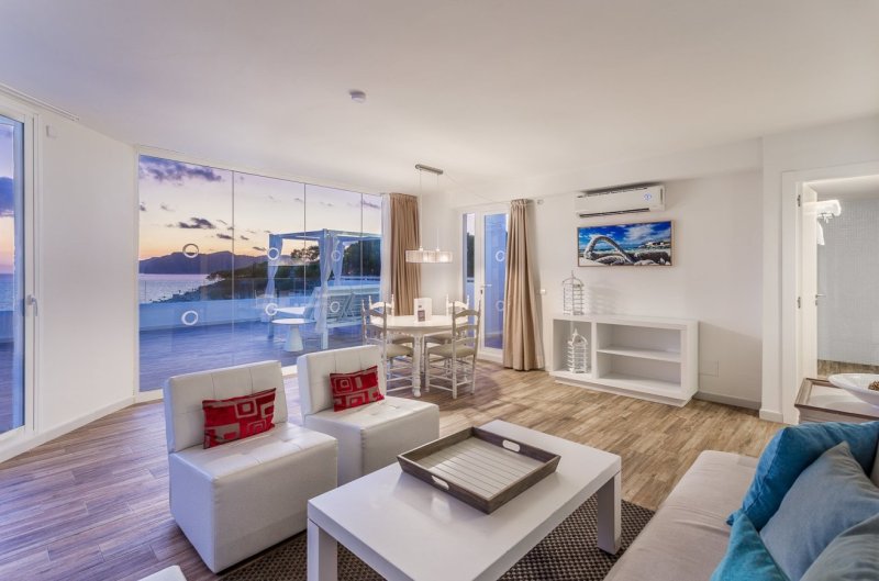 Mallorca Santa Ponça utazás Hotel Fergus Style Cala Blanca Suites