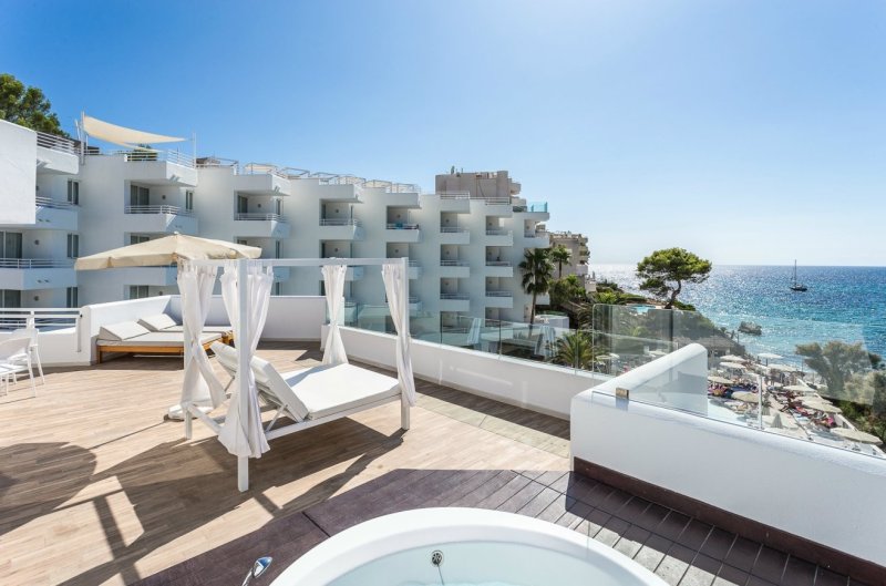 Mallorca Santa Ponça utazás Hotel Fergus Style Cala Blanca Suites