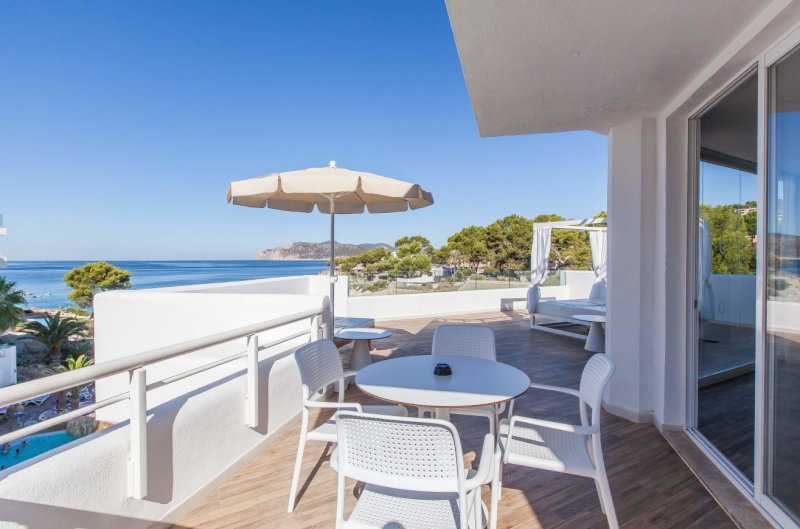 Mallorca Santa Ponça utazás Hotel Fergus Style Cala Blanca Suites