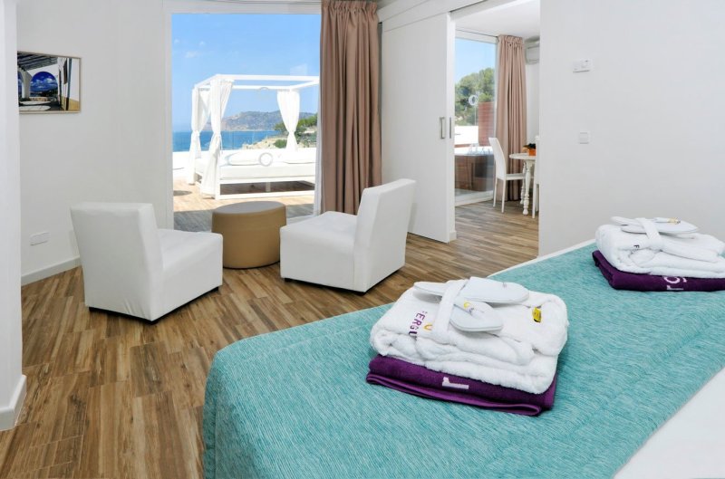 Mallorca Santa Ponça utazás Hotel Fergus Style Cala Blanca Suites