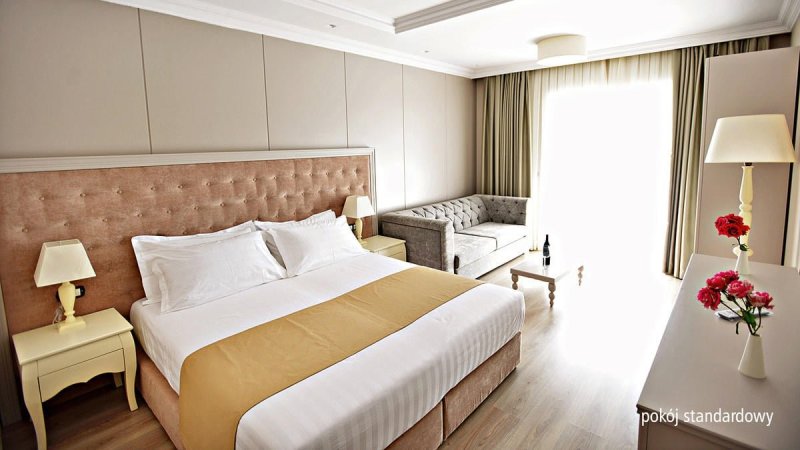 Durres utazás Hotel Flower & Spa