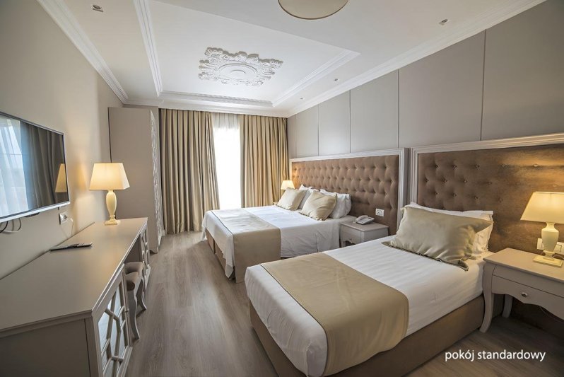 Durres utazás Hotel Flower & Spa