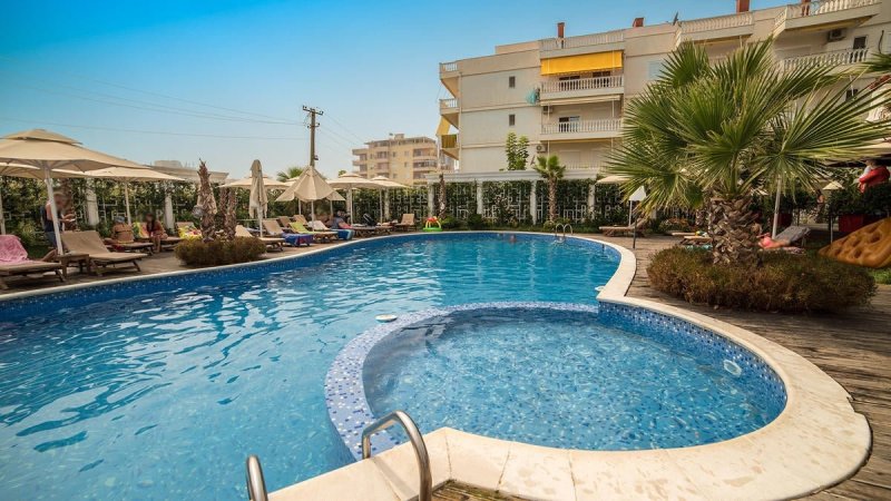 Durres utazás Hotel Flower & Spa