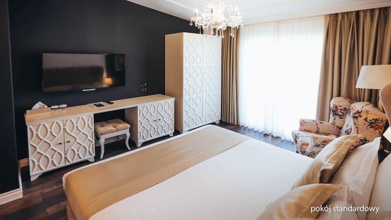 Durres utazás Hotel Flower & Spa