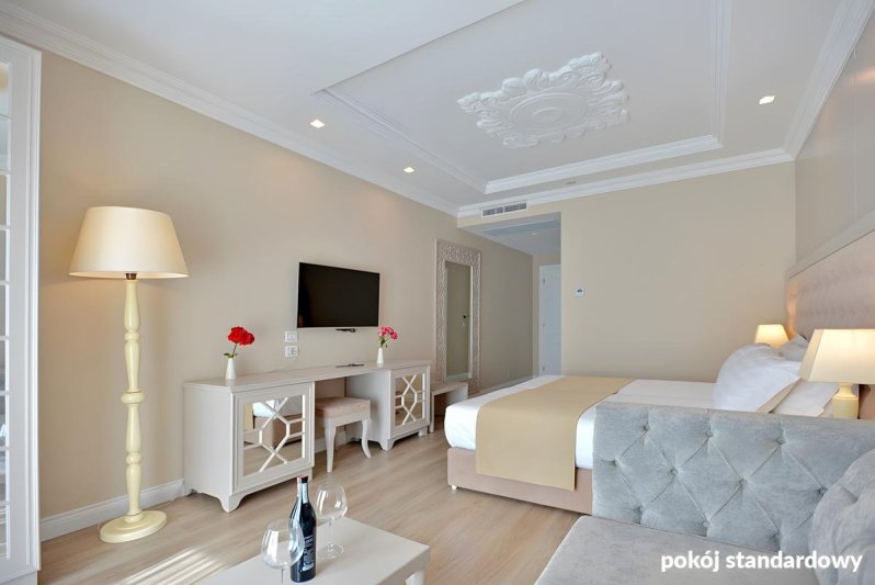 Durres utazás Hotel Flower & Spa