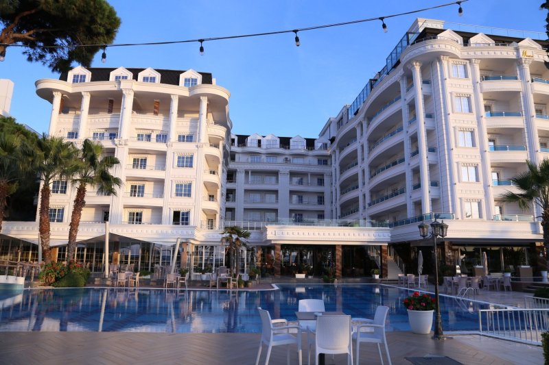 Albánia utazás Hotel Grand Blue Fafa