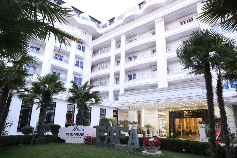 Albánia utazás Hotel Grand Blue Fafa