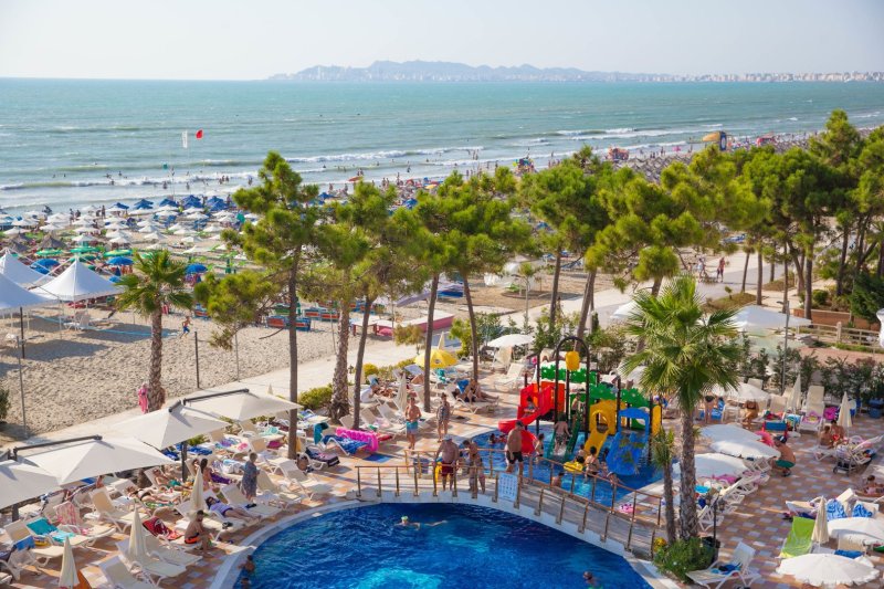 Albánia utazás Hotel Grand Blue Fafa