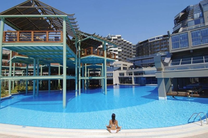 Antalya utazás Hotel Limak Lara De Luxe Resort