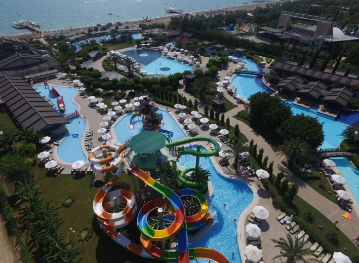 Antalya utazás Hotel Limak Lara De Luxe Resort