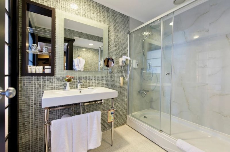 Antalya utazás Hotel Limak Lara De Luxe Resort