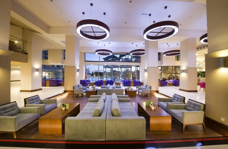 Antalya utazás Hotel Limak Lara De Luxe Resort