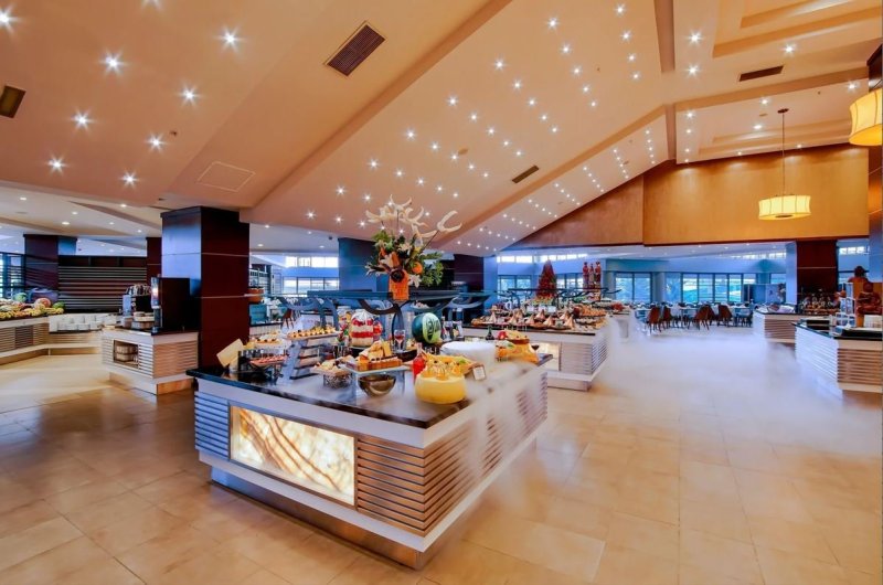 Antalya utazás Hotel Limak Lara De Luxe Resort