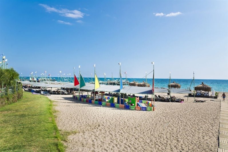 Antalya utazás Hotel Limak Lara De Luxe Resort