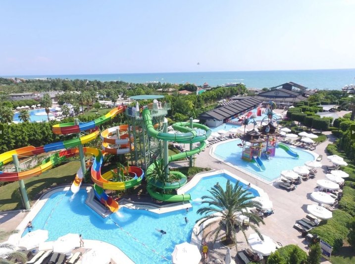 Antalya utazás Hotel Limak Lara De Luxe Resort